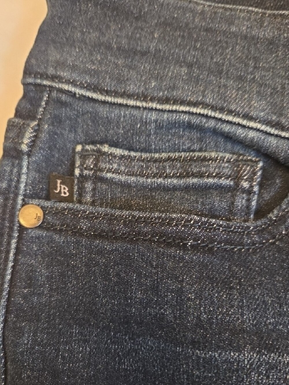 Judy Blue Dark Wash Capri Jeans. Size 11/30 - Picture 4 of 5